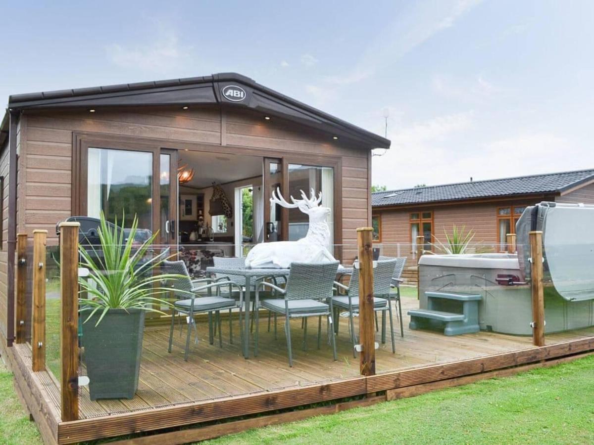 Luxury Boutique Style Lodge With Hot Tub Bridlington Exterior photo