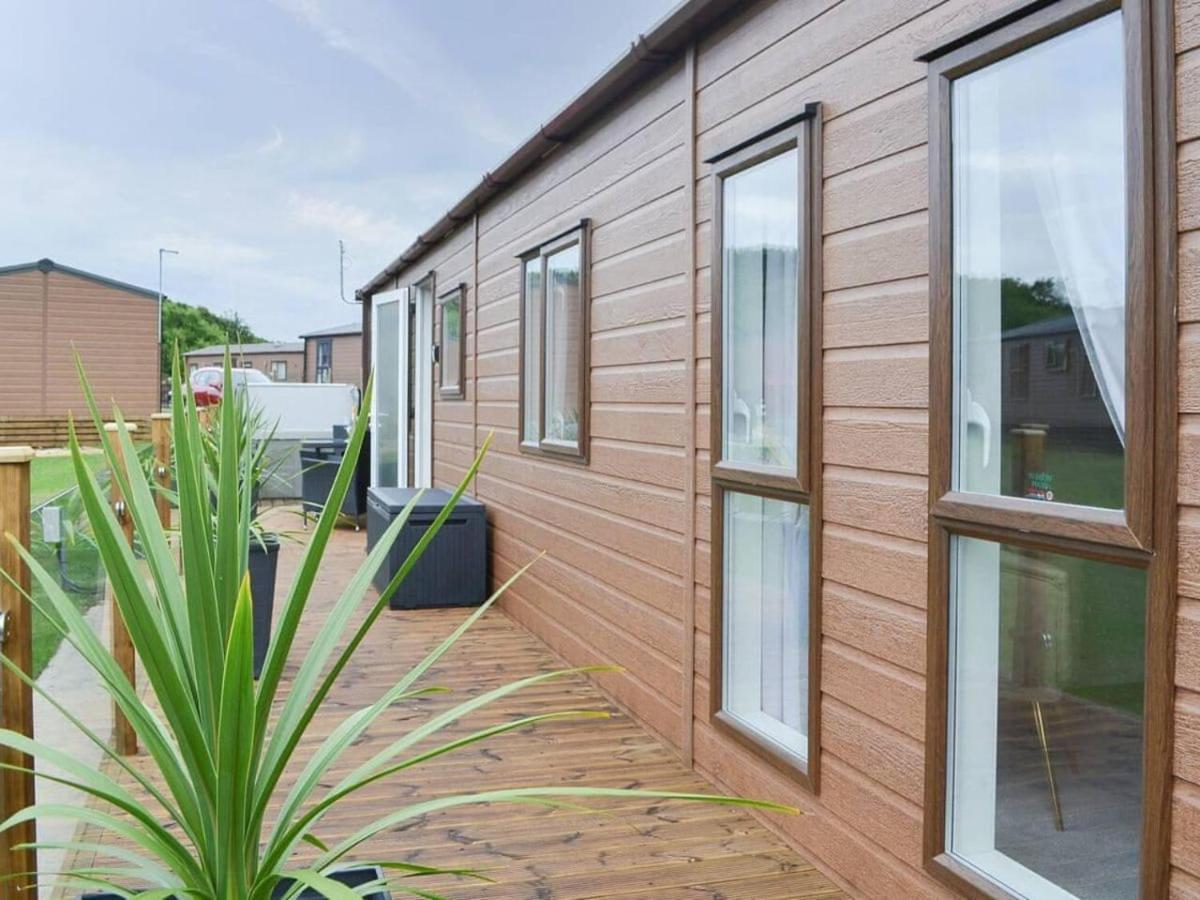Luxury Boutique Style Lodge With Hot Tub Bridlington Exterior photo